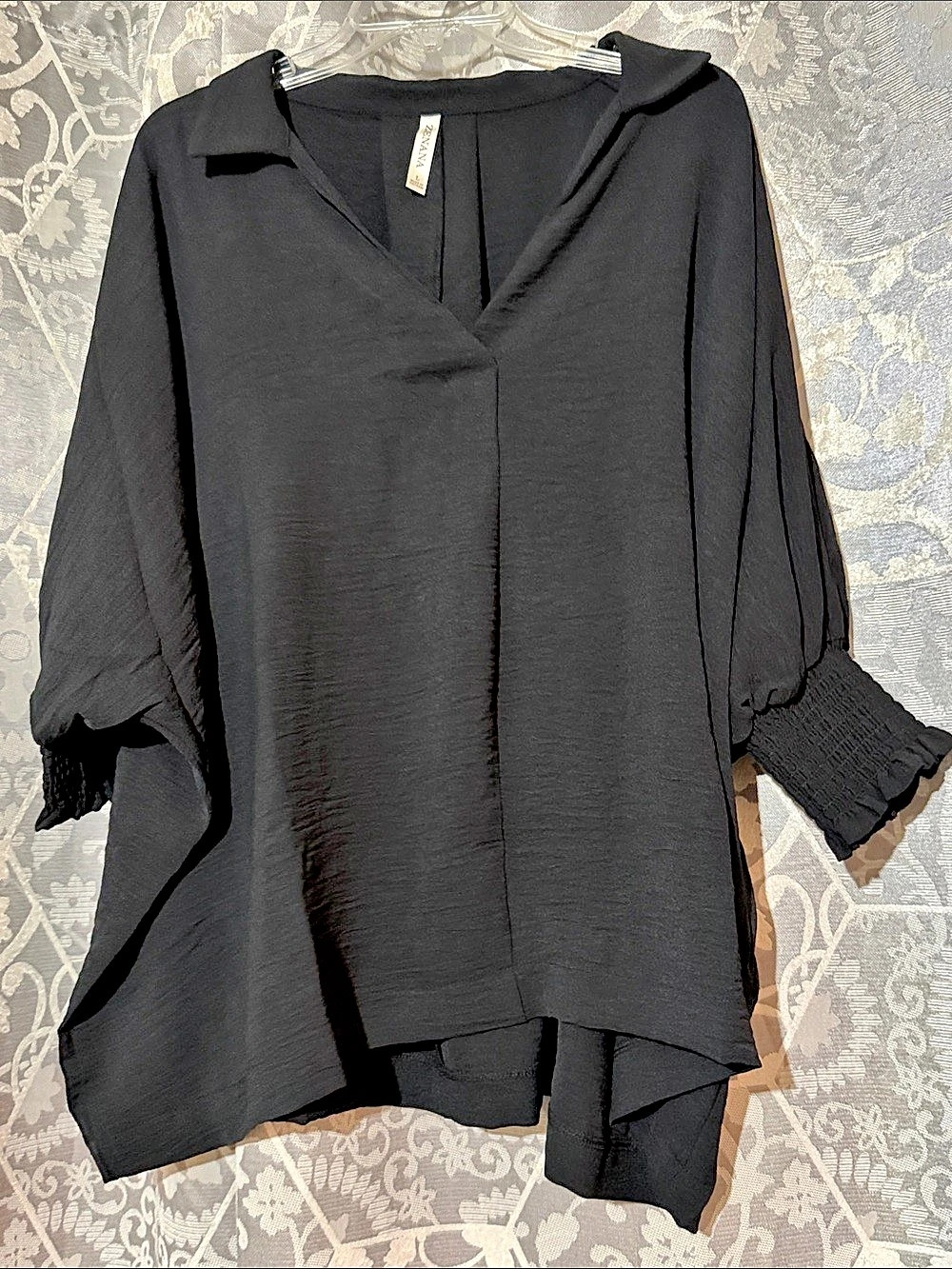 NWOT Zenana Air Flow Black Tunic Large